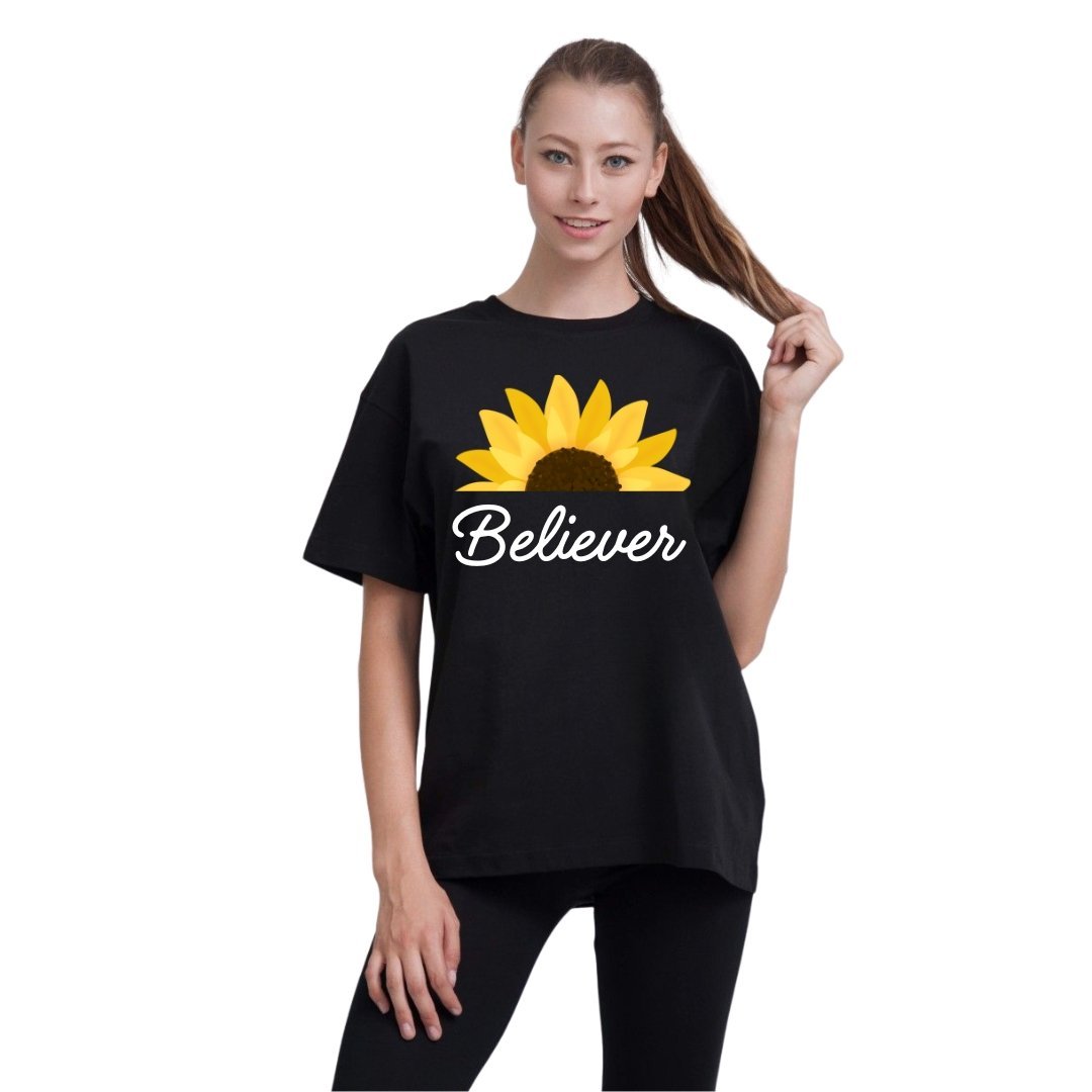 Daydream Believer Women's Oversized Graphic T-Shirt